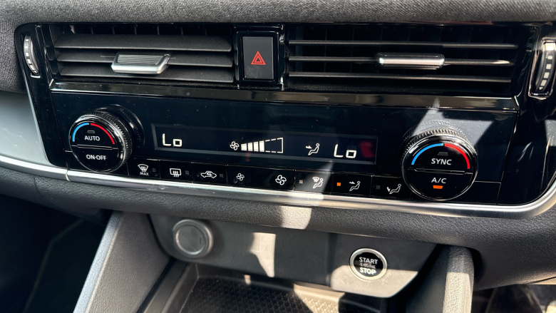 Nissan Qashqai 1.3 DiG-T MH 158 Acenta Premium 5dr Xtronic Petrol Hatchback